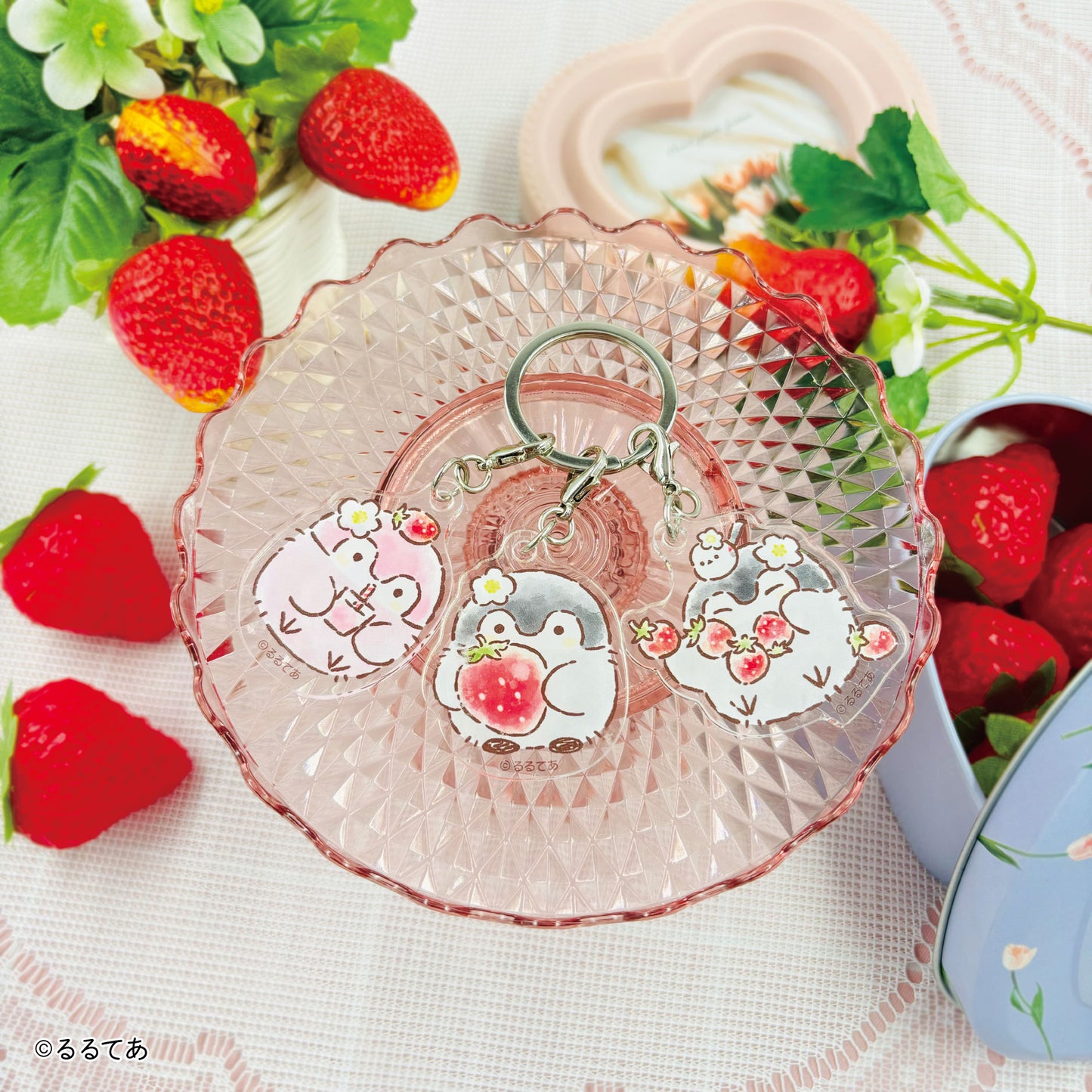 コウペンちゃん 3連アクリルキーホルダー しあわせいちごさん