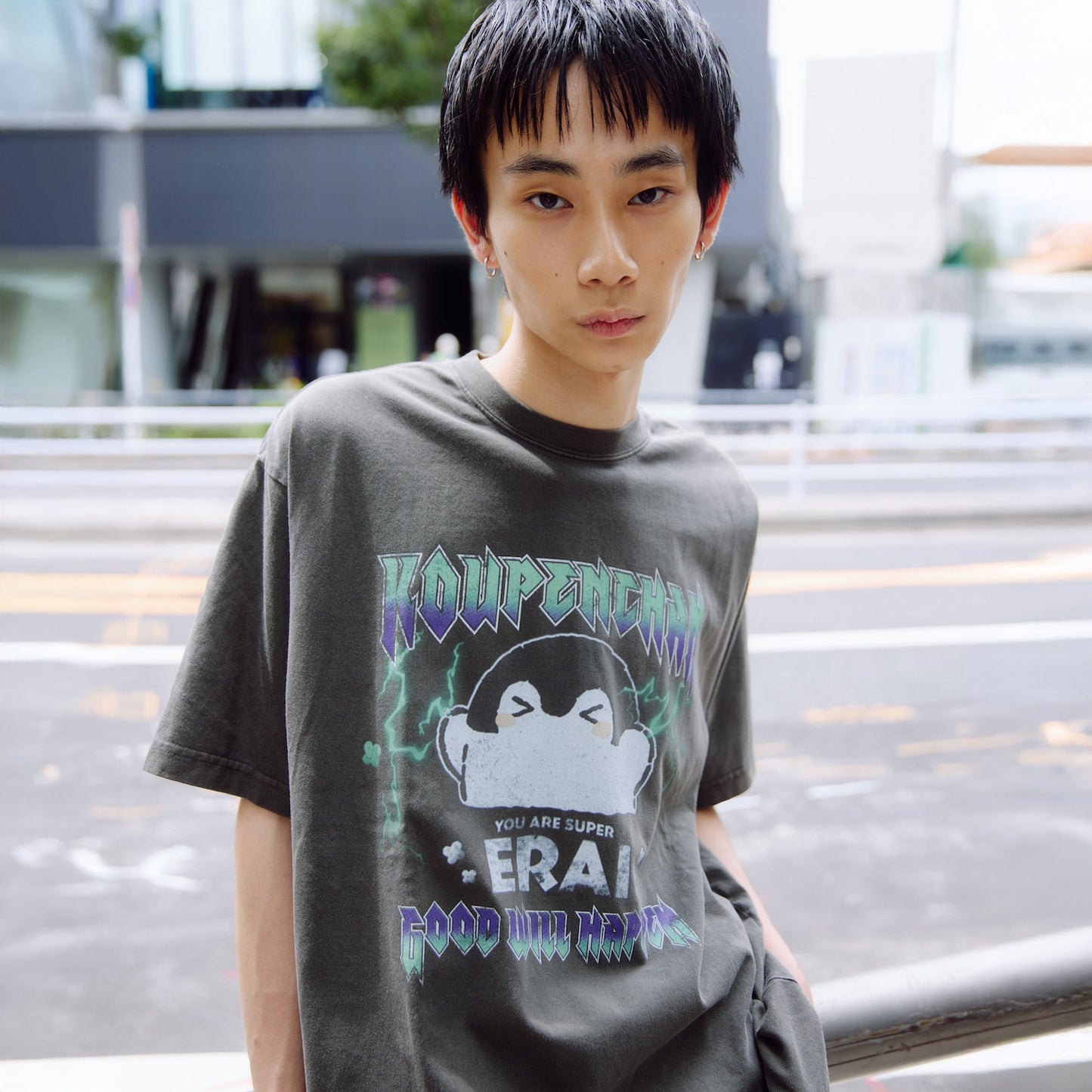 点赞鹅 T恤ROCK KOUPENCHAN Sumi