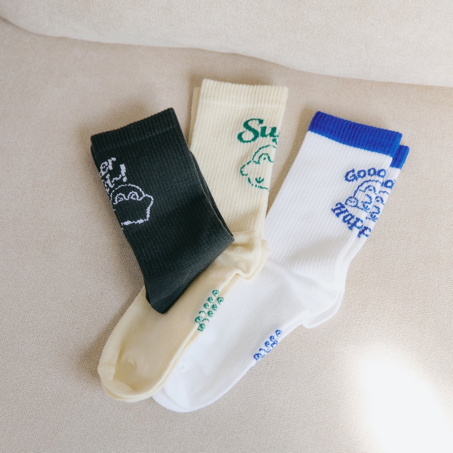 Koupen-chan Socks Sugoi Ivory 22-24cm