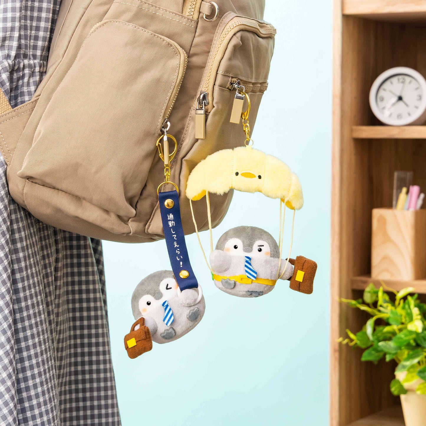 アニメ『コウペンちゃん』 出勤してすごい！ぴよぴよパラグライダーなマスコット