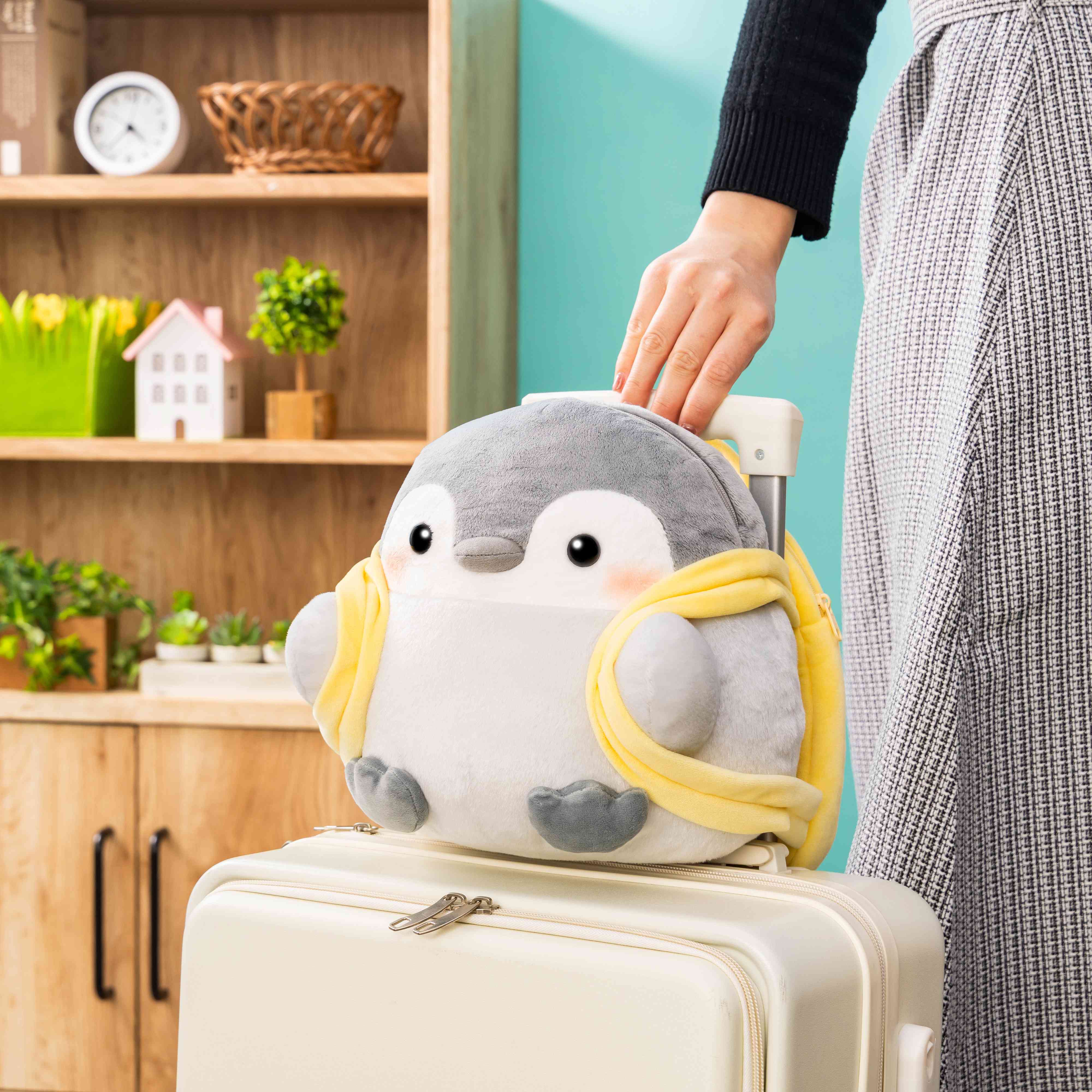 TVアニメ『コウペンちゃん』 キャリーケースにも乗れるお出かけ